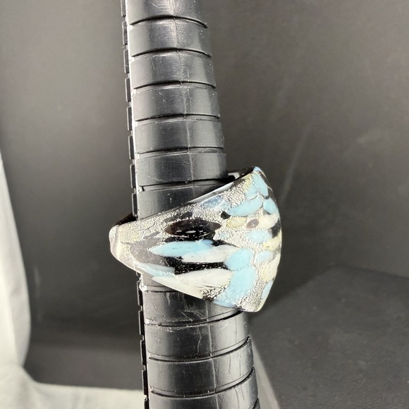 Vintage Art Glass Ring Blue White Black Size 6 - Picture 9 of 11